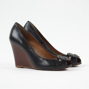 TORY BURCH Black Mini Miller Lizard-Embossed Leather Peep-Toe Wedge Pumps - 6.5M